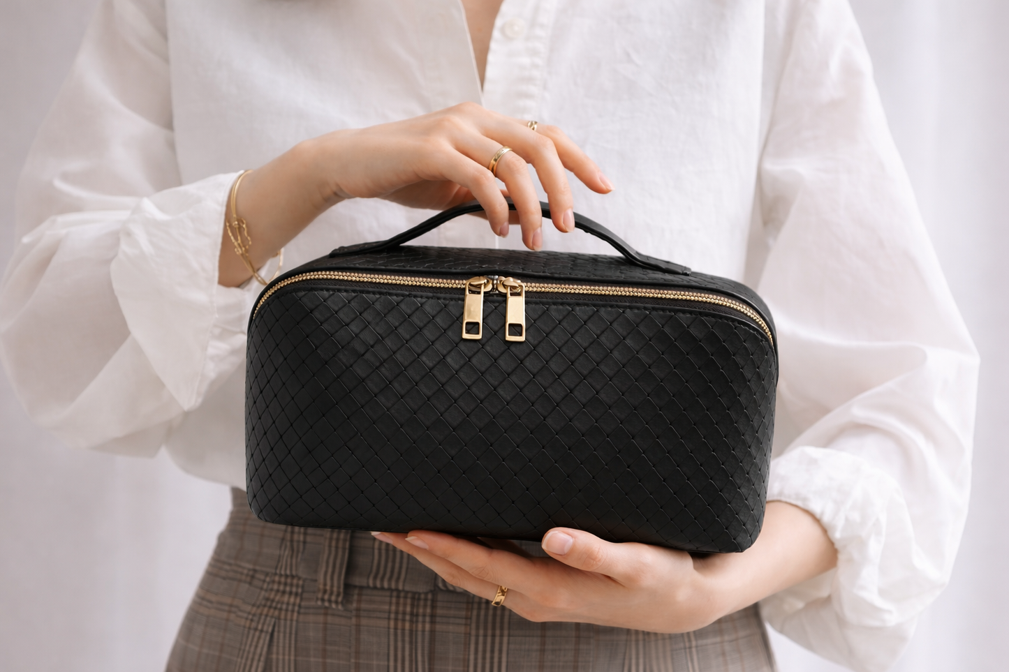 Woven Leather Large Capacity Make-Up Bag